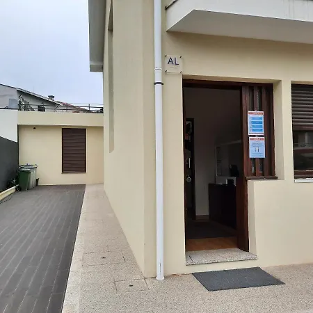 Maia Oporto Suites 3*