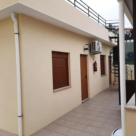 Maia Oporto Suites بيت ضيافة 3*