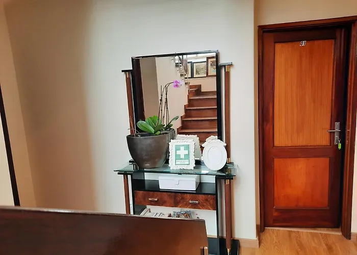 Maia Oporto Suites بيت ضيافة