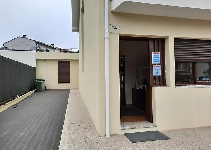 Maia Oporto Suites 3*